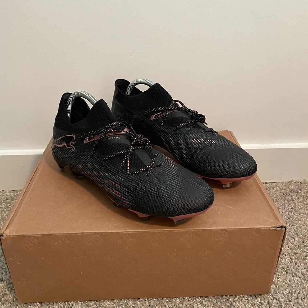 Puma future 7 ultimate size 8.5